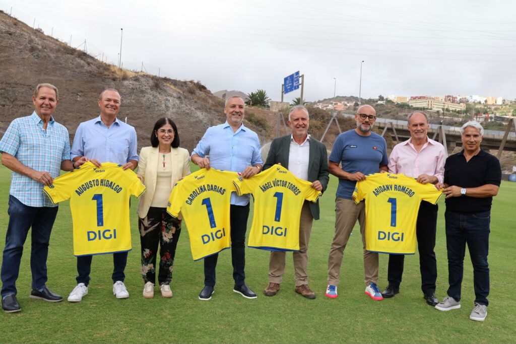 Miguel Ángel Ramírez Augusto Hidalgo Carolina Darias Ángel Víctor Torres y Aridany Romero | udlaspalmas.NET El presidente de la Unión Deportiva Las Palmas, Miguel Ángel Ramírez, concedió una entrevista a Televisión Canaria donde habló sobre la salida del cancerbero croata y la posible llegada de Juan Carlos Arana. La Unión Deportiva Las Palmas espera oficializar este lunes la venta de Dinko Horkaš. La entidad grancanaria venderá al cancerbero croata por