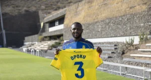 Nicholas Opoku lucirá el dorsal 3 de Mika Mármol y Sergi Cardona