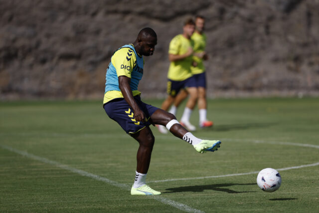 Nicholas Opoku entrenamiento