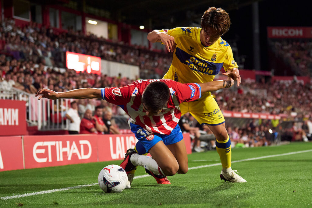 Taisei Miyashiro Girona0 | udlaspalmas.NET El atacante japonés se ha destapado como uno de los mejores jugadores de la Unión Deportiva Las Palmas en este inicio liguero y ha sido elegido el mejor jugador de toda Segunda División en el mes de agosto. Taisei Miyashiro no deja de crecer en la Unión Deportiva Las Palmas. Este sábado volvió a cuajar