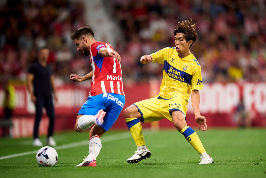 Taisei Miyashiro Girona2 | udlaspalmas.NET El atacante japonés ha sido considerado por LaLiga Hypermotion como uno de los cinco mejores jugadores del mes de agosto y ha sido nominado para llevarse el MVP del mes. Taisei Miyashiro está siendo uno de los nombres propios en la Unión Deportiva Las Palmas de Rubén de la Barrera. El conjunto grancanario apostó este