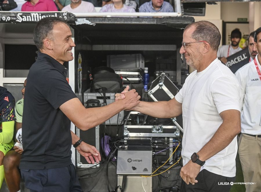 El técnico vasco del Burgos elogió al conjunto grancanario en la previa del partido de este domingo entre la Unión Deportiva Las Palmas y el conjunto burgalés. Por primera vez, Sergio Francisco (19/03/1979, Gipuzkoa) se medirá por primera vez a la Unión Deportiva Las Palmas tras sus etapas en el Real Unión o en la