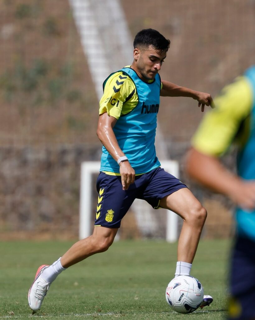 Ale García entrenamiento0 | udlaspalmas.NET Lasse Lempainen, doctor encargado de operar a Ale García durante el pasado mes de mayo, asegura que el atacante amarillo está cada vez más cerca de volver a los terrenos de juego. "Ale García pronto estará lista para actuar de nuevo". Esas palabras no son dichas por cualquier persona. Esas palabras pertenecen a Lasse Lempainen,