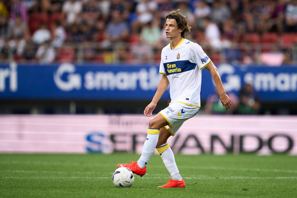 Giovanni Bonfanti Eibar | udlaspalmas.NET El central zurdo de la Unión Deportiva Las Palmas se quedó por primera vez sin minutos el pasado sábado contra el Castellón. Hasta el momento es la nueva incorporación con más minutos durante la temporada. Décima jornada de LaLiga Hypermotion, Juan Manuel Rodríguez se estrena en el banquillo de la Unión Deportiva Las Palmas y