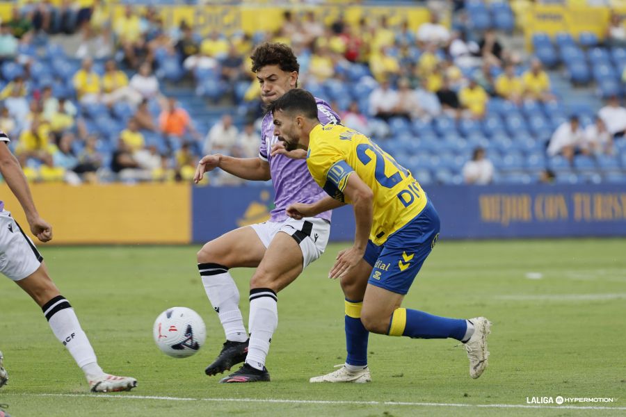 Kirian Rodríguez Burgos | udlaspalmas.NET El conjunto grancanario realizó una gran primera parte, quizás la mejor de la temporada, y se adelantó con un gol de Jesé Rodríguez. Una serie de errores en defensa permitieron el empate del Burgos, que acabó remontando el partido en el último minuto con otro fallo defensivo. Los amarillos dejaron escapar un partido que pudo
