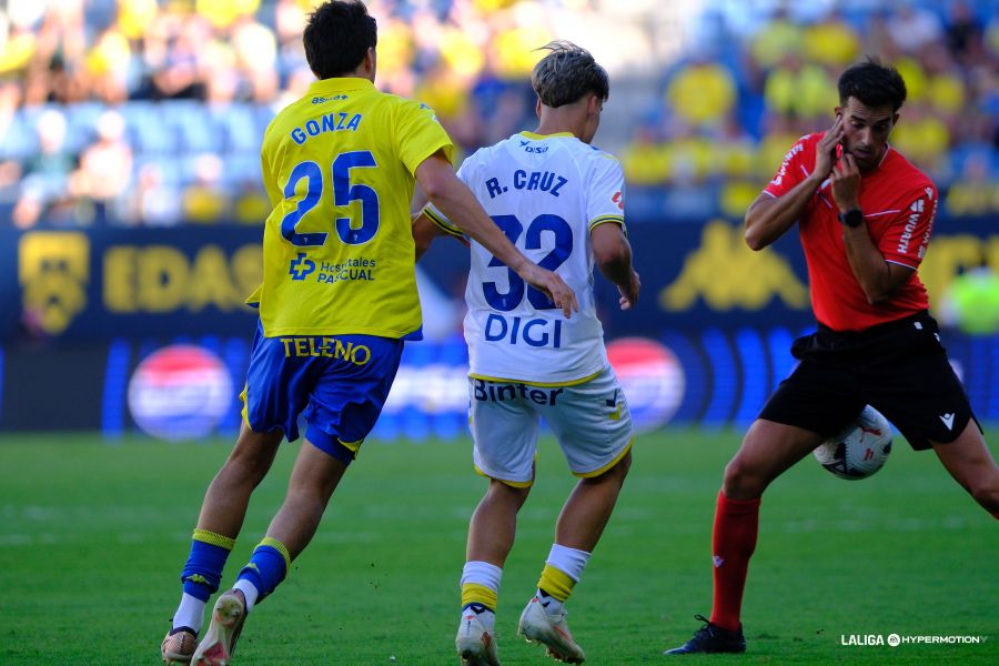 Rafa Cruz Cádiz | udlaspalmas.NET El conjunto grancanario ha disputado 18 temporadas en Segunda División durante este Siglo XXI y el equipo de Rubén de la Barrera suma diez puntos, una marca únicamente superada en cuatro ocasiones. La Unión Deportiva Las Palmas ha tenido un calendario relativamente cómodo para este inicio de LaLiga Hypermotion. Ese es el sentir del entorno