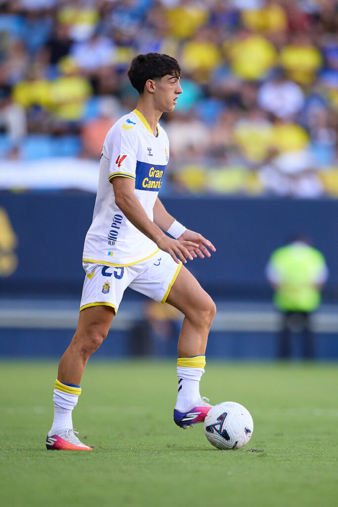 Valentín Pezzolesi Cádiz | udlaspalmas.NET El conjunto grancanario dirigido por Rubén de la Barrera descansa este miércoles antes de afrontar la recta final de la semana con tres entrenamientos antes de medirse al Burgos. Semana larga y en cierta manera diferente para la Unión Deportiva Las Palmas. El equipo de Rubén de la Barrera tiene por delante una semana larga
