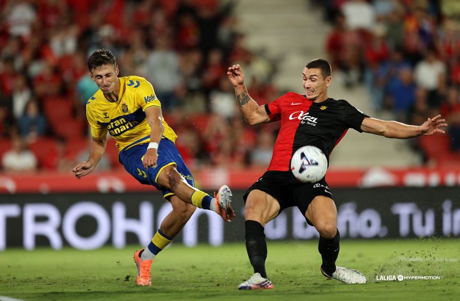 Adrián Rodríguez Mallorca0 | udlaspalmas.NET El presidente de la Unión Deportiva Las Palmas fue preguntado por Nicholas Opoku y dejó caer su descontento con la decisión de Rubén de la Barrera de darle la titularidad a Andrés Rodríguez. Tras la destitución de Rubén de la Barrera, dejamos constancia de que el entrenador gallego, que era consciente por todo el ruido