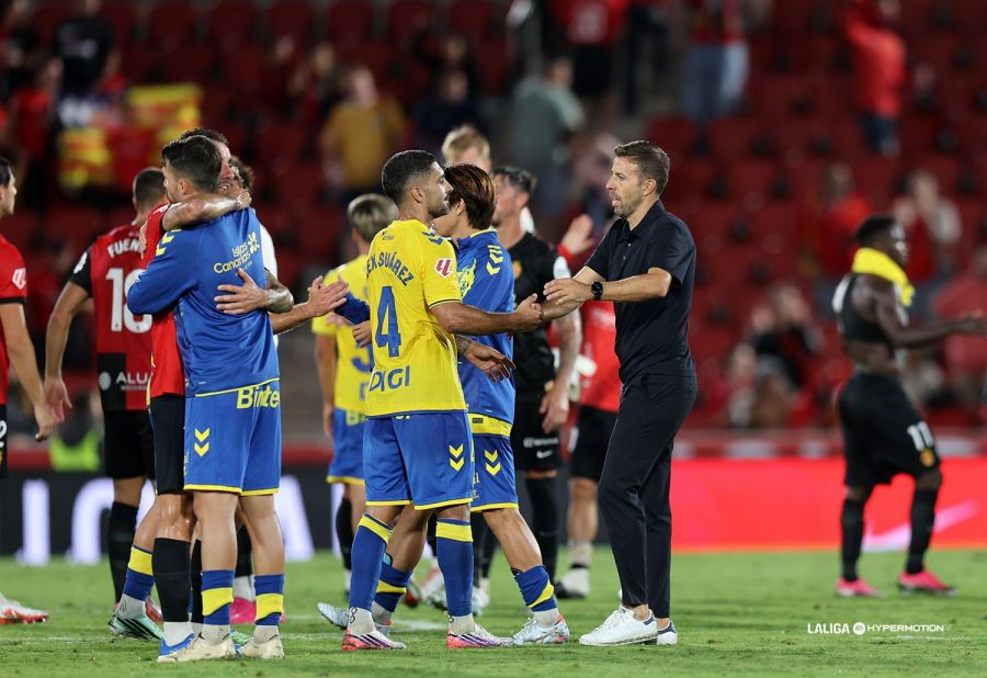 Ambos ex entrenadores de la Unión Deportiva Las Palmas fueron preguntados este jueves en sus respectivas ruedas de prensa por la situación que se vive en Segunda División donde están produciéndose muchos cambios en los banquillos. El negocio es así y es lo que hay. Esa es la conclusión que dos ex entrenadores de la