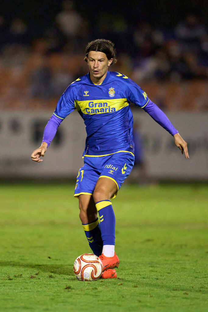 El director deportivo de la Unión Deportiva Las Palmas elogió el trabajo de José Yepes como entrenador de porteros de la entidad amarilla y recalca el margen de mejora que tiene el equipo en LaLiga. La Unión Deportiva Las Palmas superó este martes al Alcalá en un partido donde sufrió más de lo esperado y