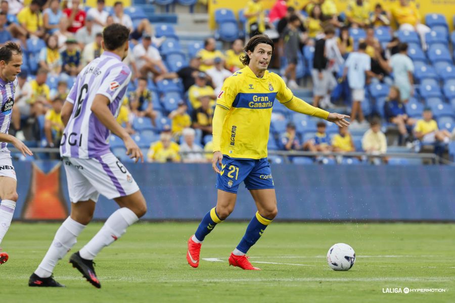 Giovanni Bonfanti Valladolid | udlaspalmas.NET El entrenador de la Unión Deportiva Las Palmas ha tenido que recurrir a siete líneas defensivas distintas y nunca ha podido repetir defensa de un partido a otro en las ocho primeras jornadas de LaLiga Hypermotion. La enfermería de la Unión Deportiva Las Palmas está repleta casi desde el inicio de la temporada. Si hay