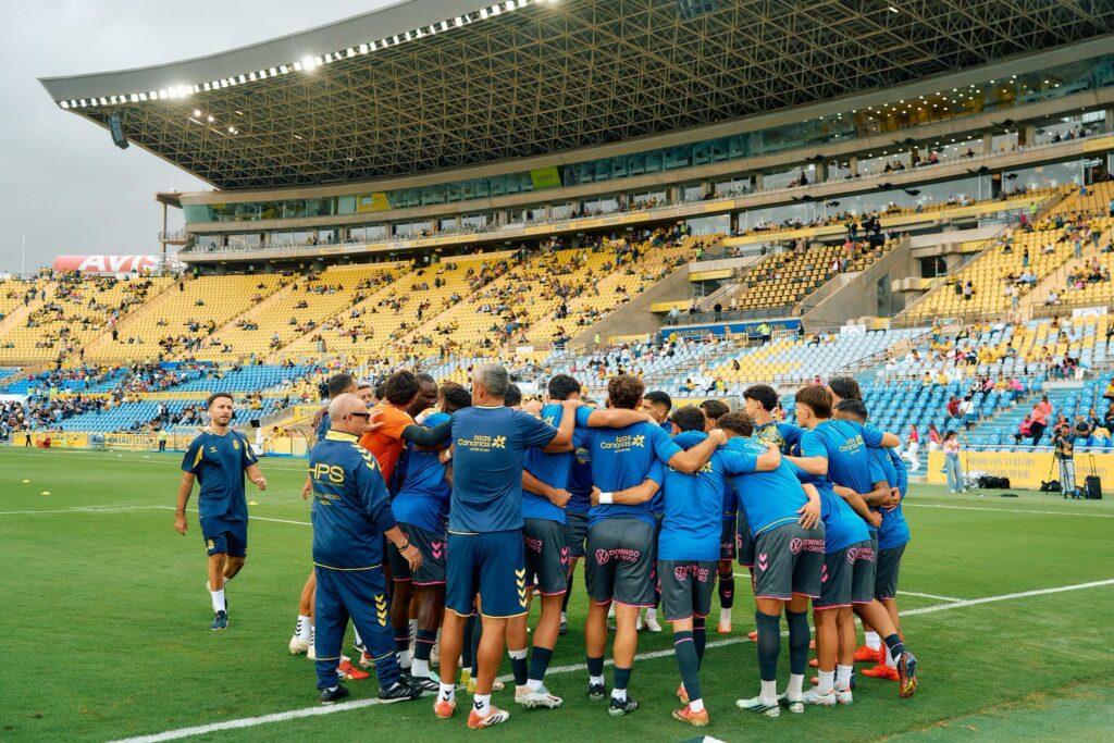 Juan Manuel Rodríguez mandó un mensaje que ahora cobra mayor trascendencia al término del partido contra el Alcalá. El técnico grancanario apeló a la importancia del aspecto mental durante su corta etapa como entrenador interino. Juan Manuel Rodríguez no es nuevo en esto de ser entrenador de la Unión Deportiva Las Palmas. Aunque de puertas