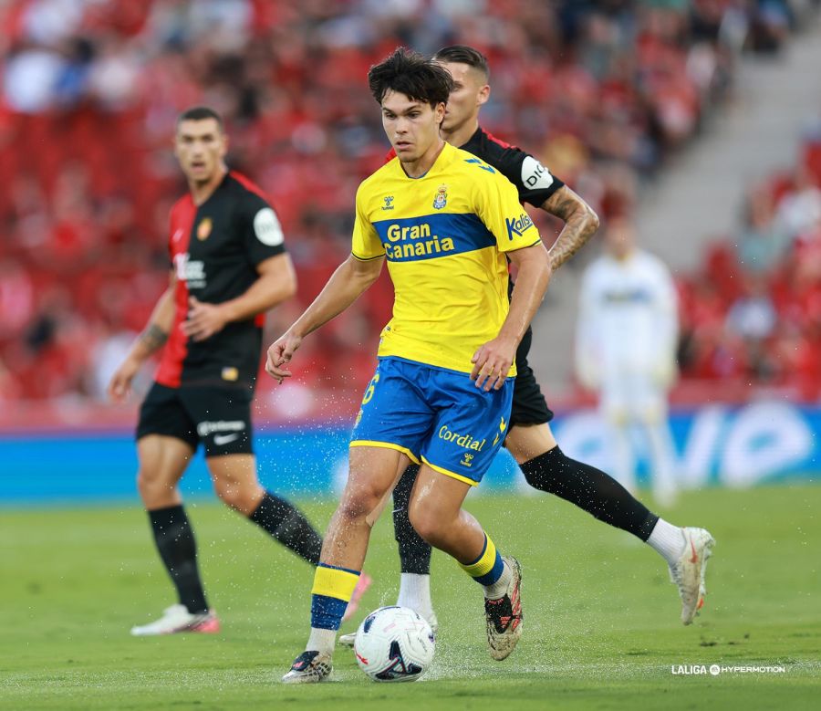 Iñaki-Mallorca | udlaspalmas.NET LAS NOTAS | Descubra las notas de los jugadores amarillos ante el Real Club Deportivo Mallorca, con una derrota por 3-1 inapelable. Caro (1). Nervioso. Con los pies es un flan, siendo un porcentaje de éxito siempre muy bajo. No da seguridad en la salida. No es un factor menor para este estilo de juego.