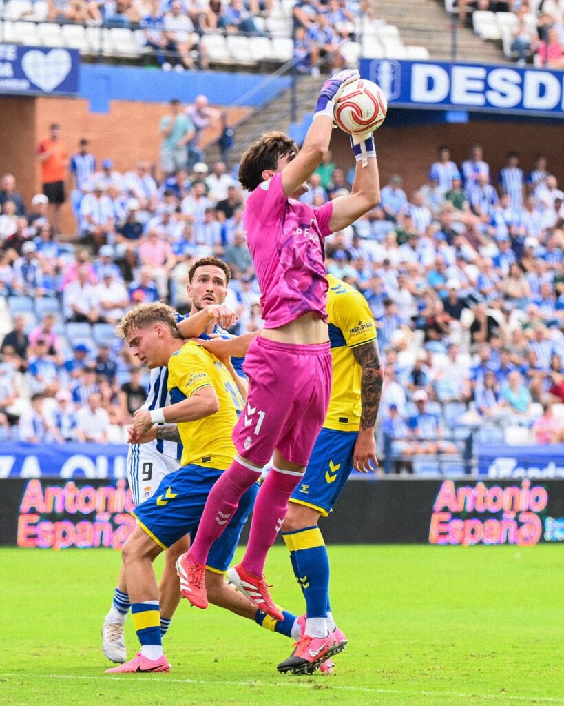Tras la quinta jornada del Grupo IV de Segunda Federación, Las Palmas Atlético está situado en la decimoquinta posición clasificatoria, eso implica ser el antepenúltimo clasificado y estar en puestos de descenso a Tercera Federación. Tras la quinta jornada de la competición en Segunda Federación, la clasificación ya comienza a hablar fríamente. Las Palmas Atlético,