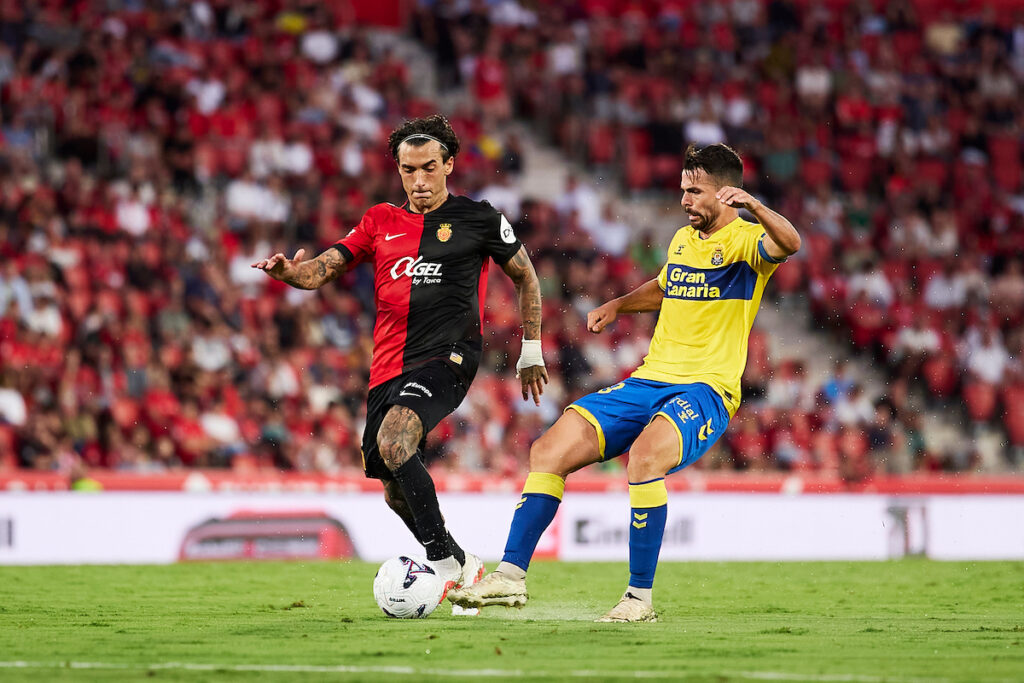 El presidente de la Unión Deportiva Las Palmas le pidió más compromiso a los jugadores más veteranos de la Unión Deportiva para poder sacar la situación adelante. Que la Unión Deportiva Las Palmas despidiera a Rubén de la Barrera únicamente ha sido cortar por el lado más fácil. En una temporada con muchísimo vaivenes, el
