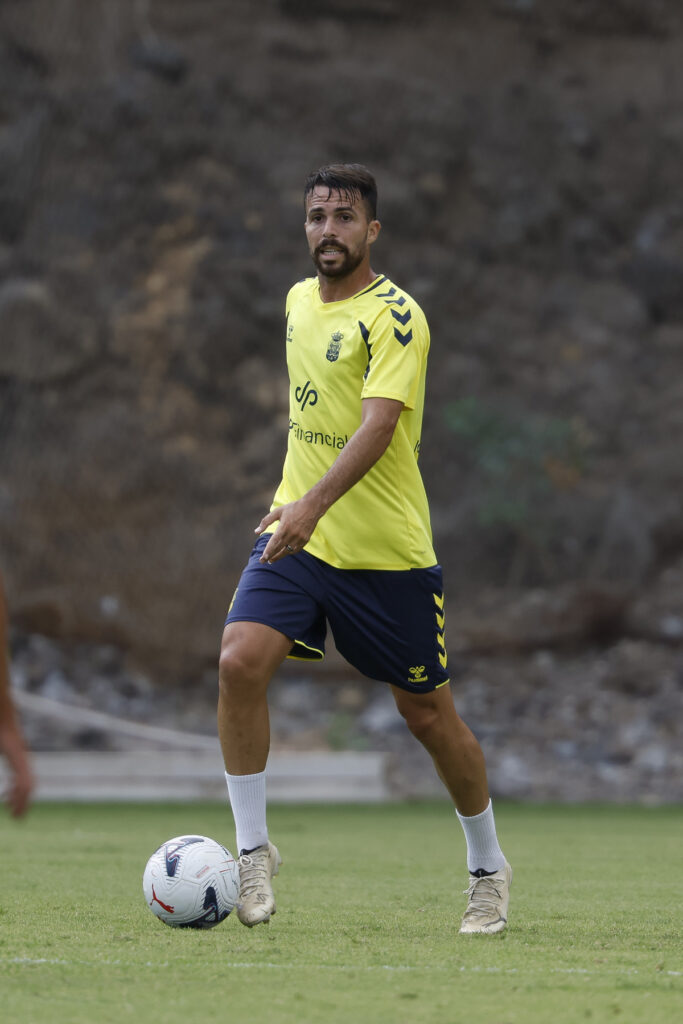 Kirian Rodríguez entrenamiento | udlaspalmas.NET Jugadores como Kirian Rodríguez, Manu Fuster, Enzo Loiodice o Taisei Miyashiro, entre otros, ya han demostrado de lo que son capaces de hacer y esta temporada aún no están dando el nivel esperado. ¿Es lo que hay? A nadie se le escapa que la Unión Deportiva Las Palmas está seriamente lastrado por las bajas que