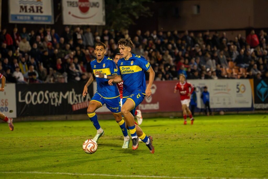 Mateo Acimovic Alcalá | udlaspalmas.NET A falta aún de la disputa de varios partidos que se aplazaron el miércoles por el accidente ferroviario, la Real Federación Española de Fútbol sorteará la segunda ronda el próximo lunes 16 de noviembre. La Unión Deportiva Las Palmas ya conoce que el próximo lunes 16 de noviembre, justo el día después de la visita