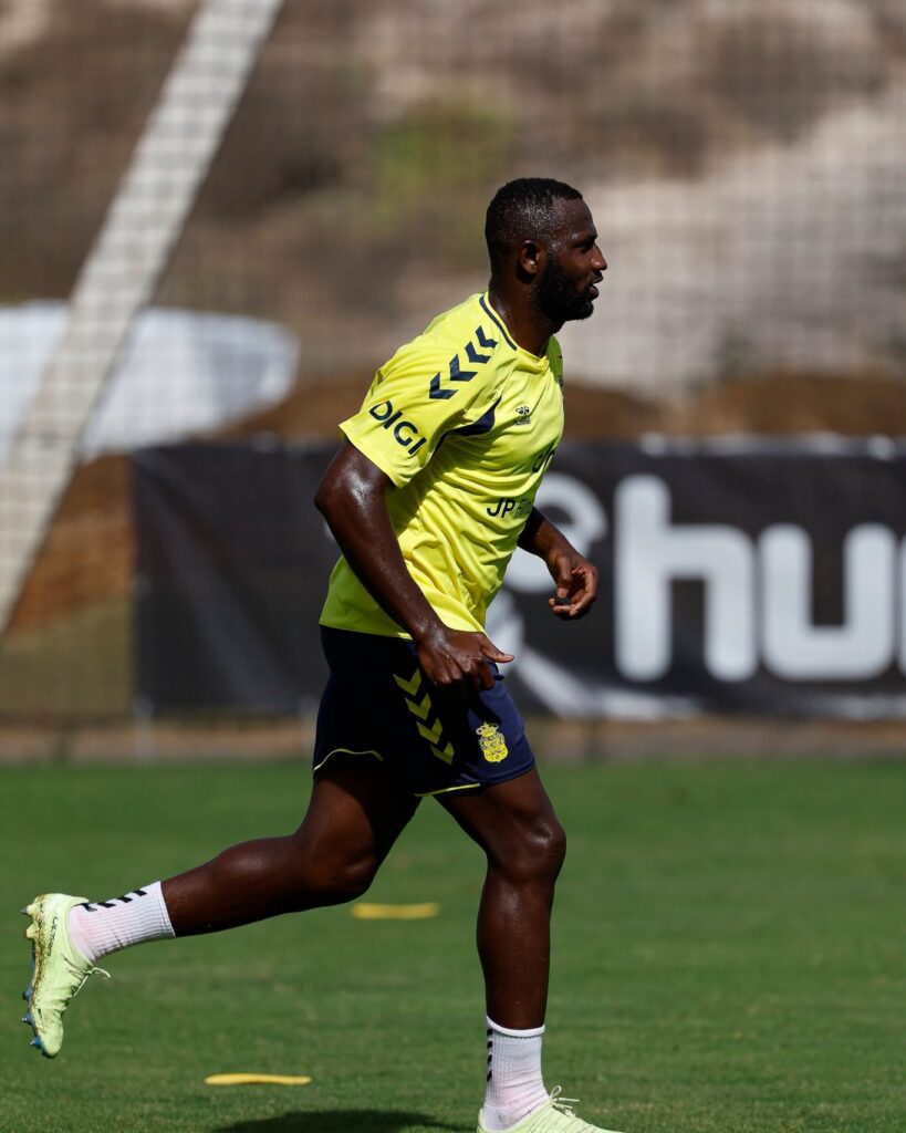 Juan Manuel Rodríguez explicó que el central ghanés aún no está preparado para poder jugar de inicio tras entrar en las últimas convocatorias. Nicholas Opoku es aún el único jugador que la Unión Deportiva Las Palmas fichó en este pasado mercado de verano y que aún no ha debutado con el representativo. Tras entrar en
