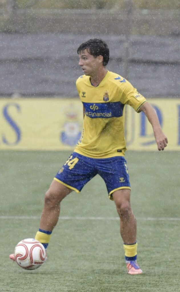 Biel Vicens, Puente Genil | udlaspalmas.NET El mediocentro de Las Palmas Atlético es el único jugador de la Unión Deportiva Las Palmas que sabe lo que es trabajar con Albert Sánchez, con el cual coincidió en la temporada 2022-2023 en la dinámica del filial del Barcelona. Albert Sánchez inició este jueves un nuevo proyecto en la Unión Deportiva Las Palmas. El